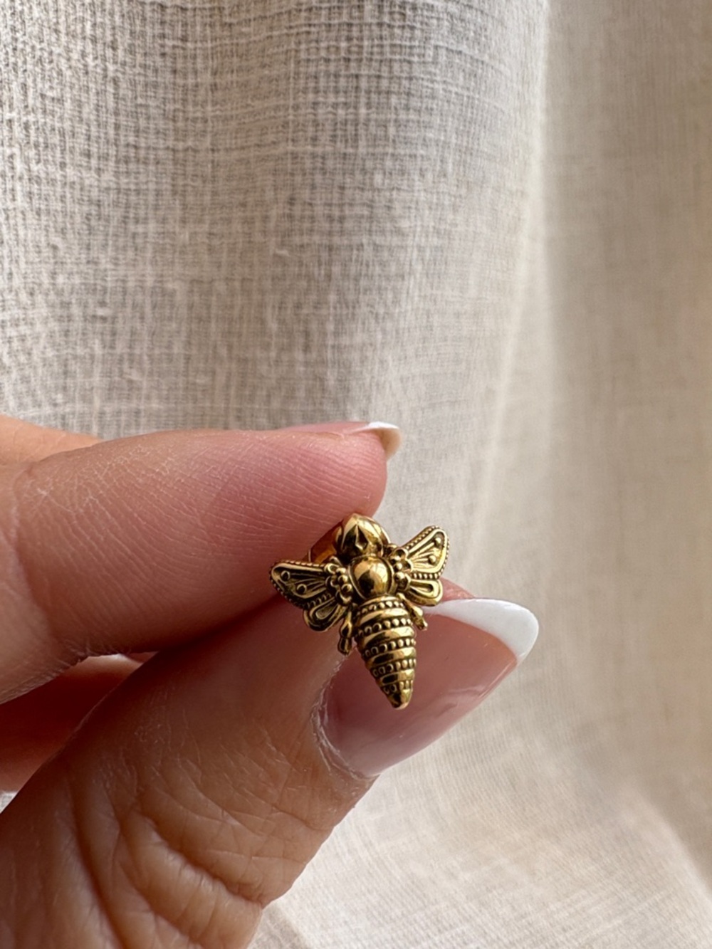 Konstantino 18k Gold Bee Stud Earring - Single